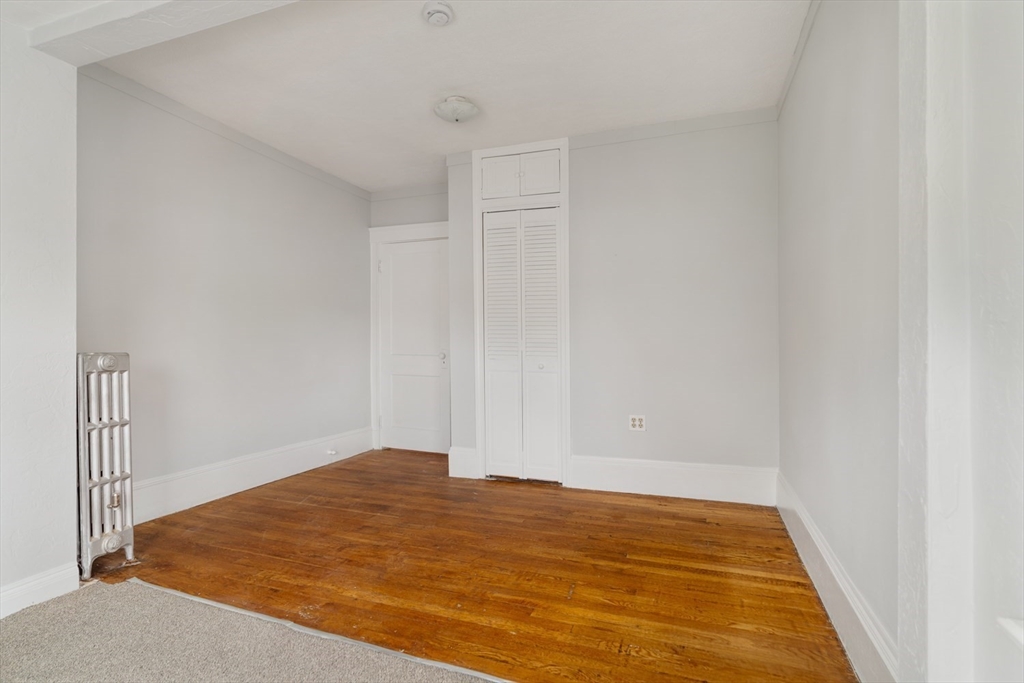 3 bed, 1 bath apartment for rent at 36 Thingvalla Unit 0, Strawberry Hill — photo 20 of 31