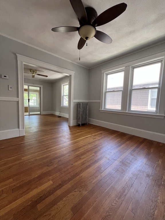 3 bed, 1 bath apartment for rent at 36 Thingvalla Unit 0, Strawberry Hill — photo 4 of 31