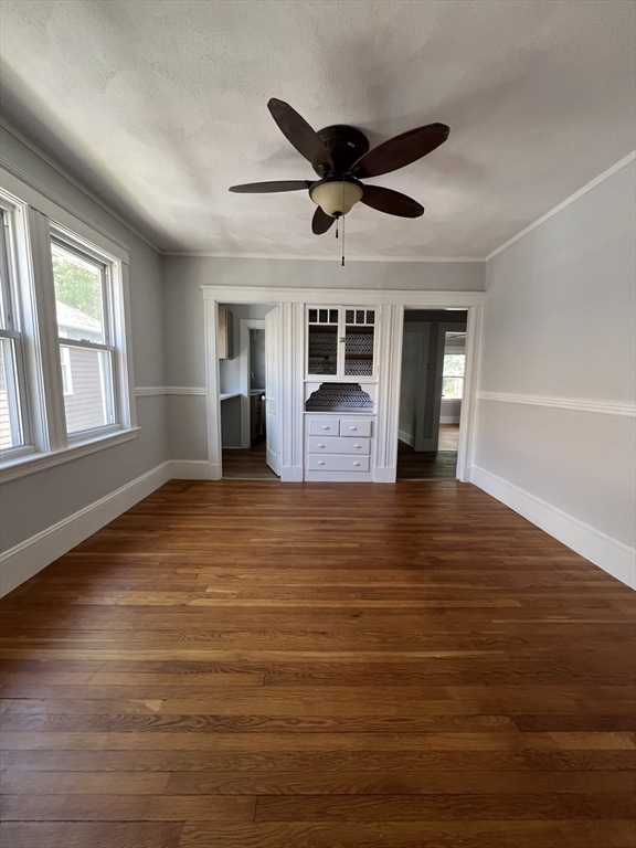 3 bed, 1 bath apartment for rent at 36 Thingvalla Unit 0, Strawberry Hill — photo 5 of 31