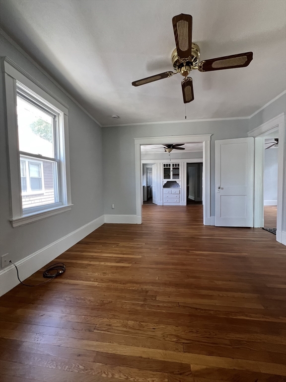 3 bed, 1 bath apartment for rent at 36 Thingvalla Unit 0, Strawberry Hill — photo 2 of 31