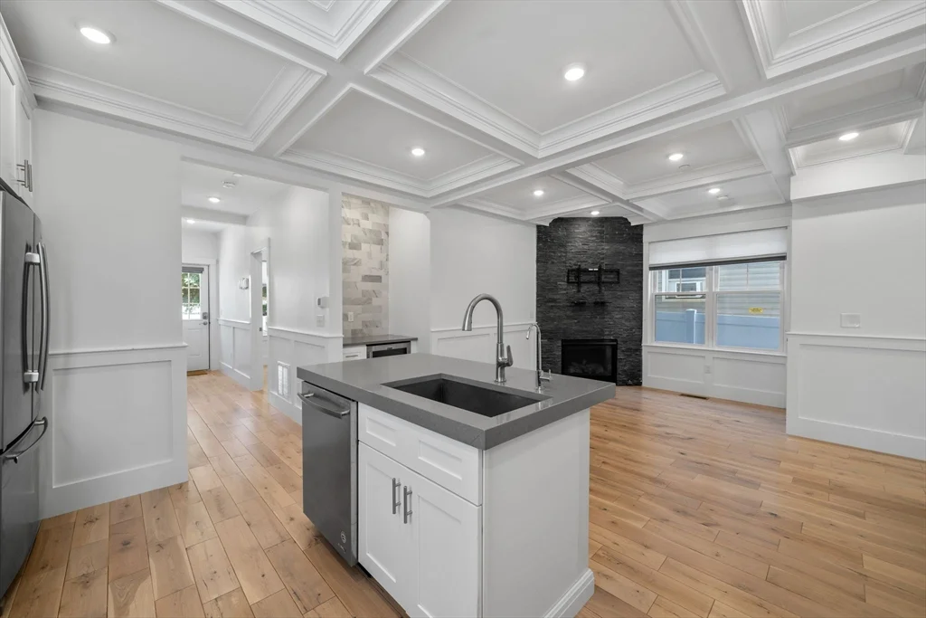 2 bed, 2 bath apartment for rent at 36 Trull St Unit 1, Magoun Square — photo 3 of 36