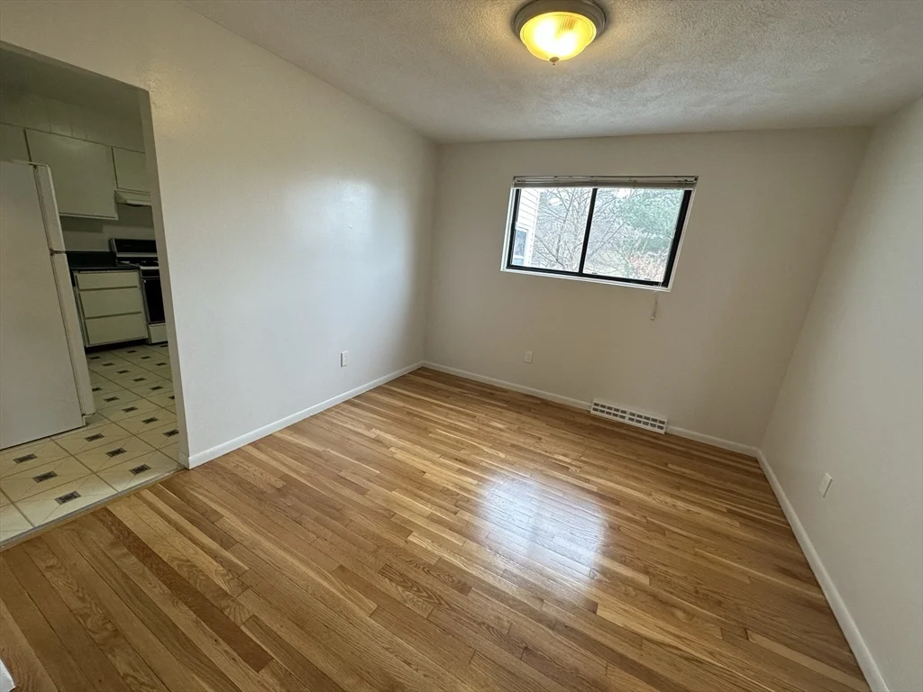 3 bed, 2 bath apartment for rent at 36 Undine Rd Unit 1, Brighton — photo 2 of 7