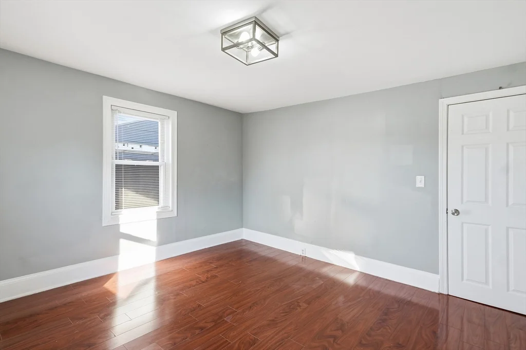 5 bed, 1 bath apartment for rent at 36 Union St Unit 36, Woburn — photo 17 of 35