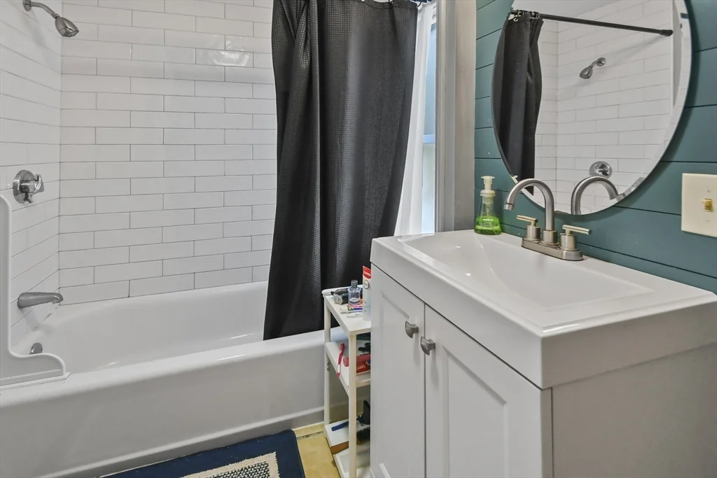 5 bed, 1 bath apartment for rent at 36 Union St Unit 36, Woburn — photo 7 of 35