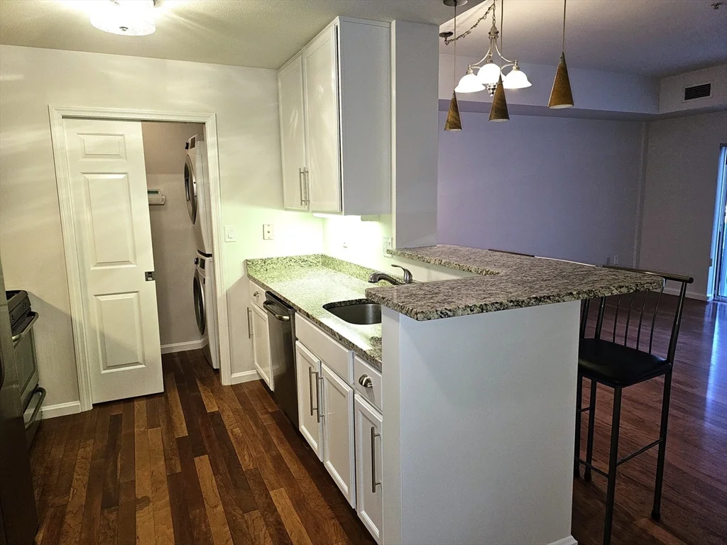 1 bed, 1 bath apartment for rent at 36 Village Rd Unit 110, Middleton — photo 5 of 16