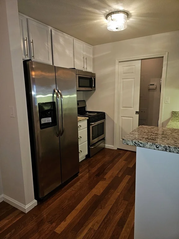 1 bed, 1 bath apartment for rent at 36 Village Rd Unit 110, Middleton — photo 4 of 16