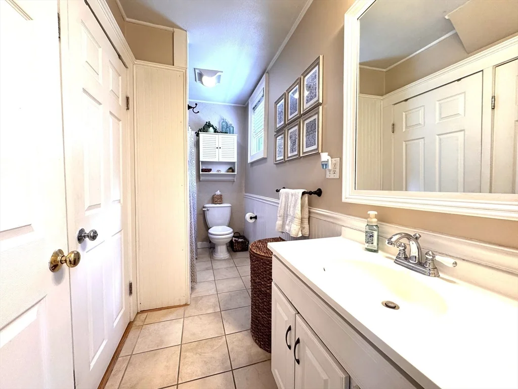 2 bed, 1 bath apartment for rent at 36 Wallis St Unit 2, Beverly — photo 18 of 24