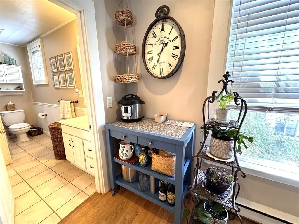 2 bed, 1 bath apartment for rent at 36 Wallis St Unit 2, Beverly — photo 17 of 24