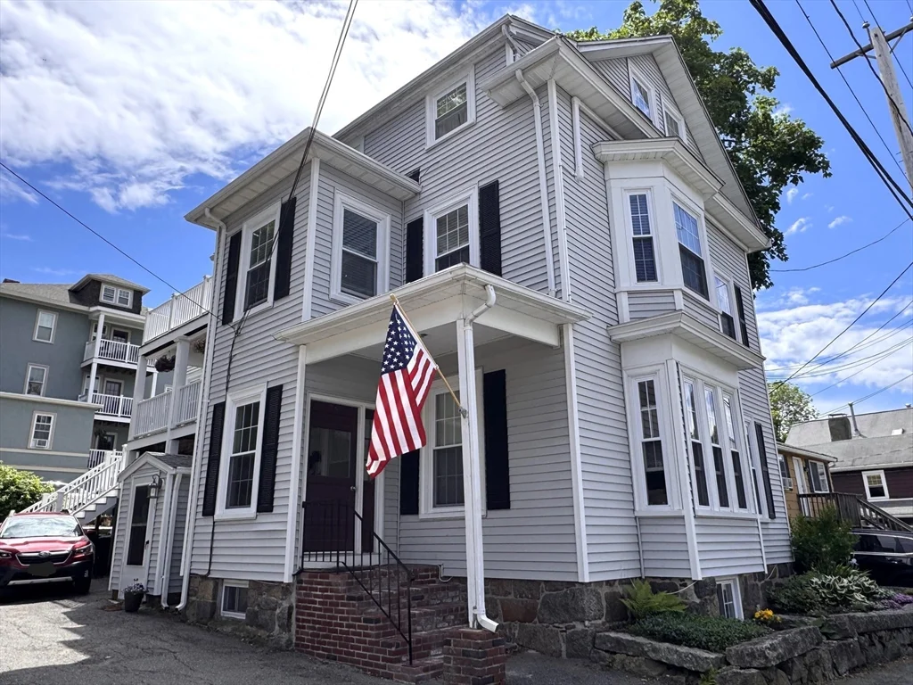 2 bed, 1 bath apartment for rent at 36 Wallis St Unit 2, Beverly — photo 1 of 24
