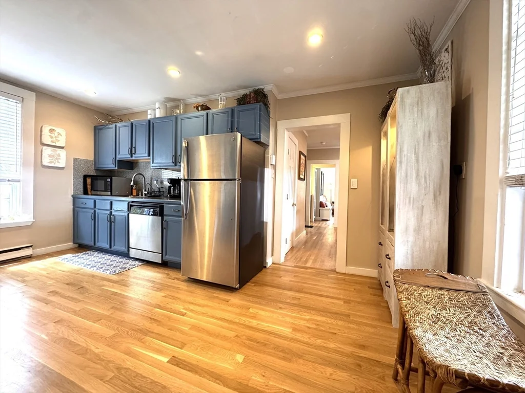 2 bed, 1 bath apartment for rent at 36 Wallis St Unit 2, Beverly — photo 15 of 24