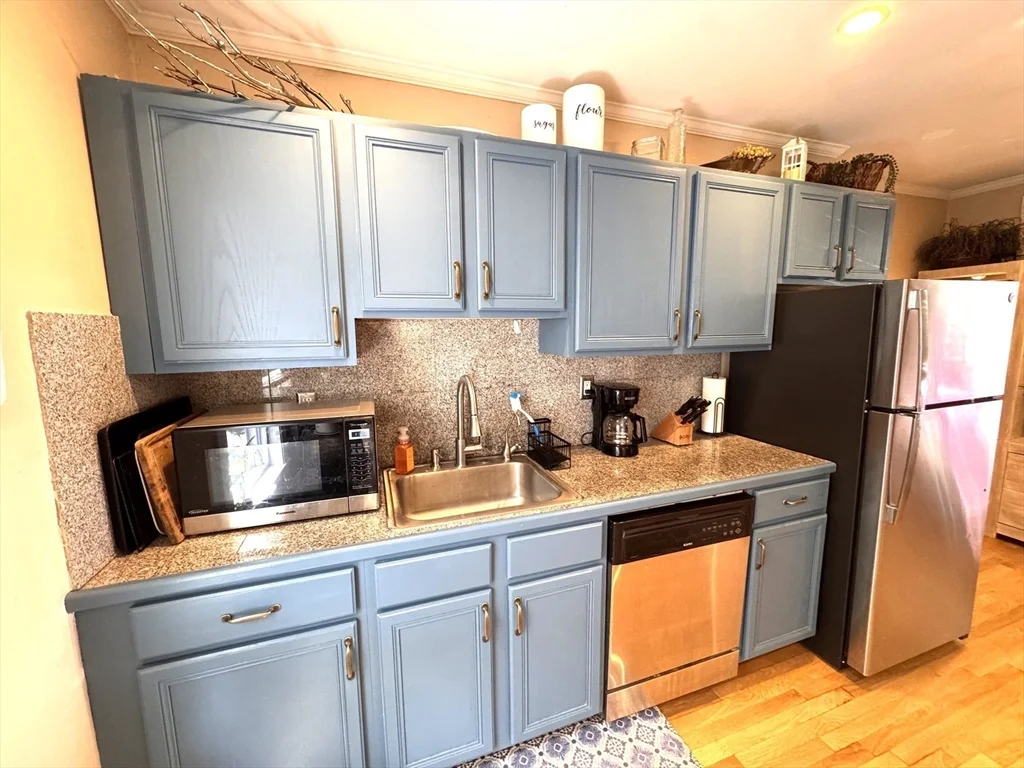 2 bed, 1 bath apartment for rent at 36 Wallis St Unit 2, Beverly — photo 14 of 24