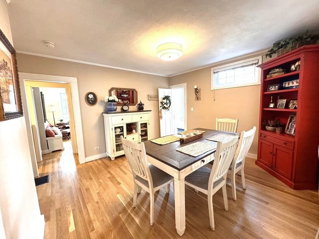 2 bed, 1 bath apartment for rent at 36 Wallis St Unit 2, Beverly — photo 3 of 24