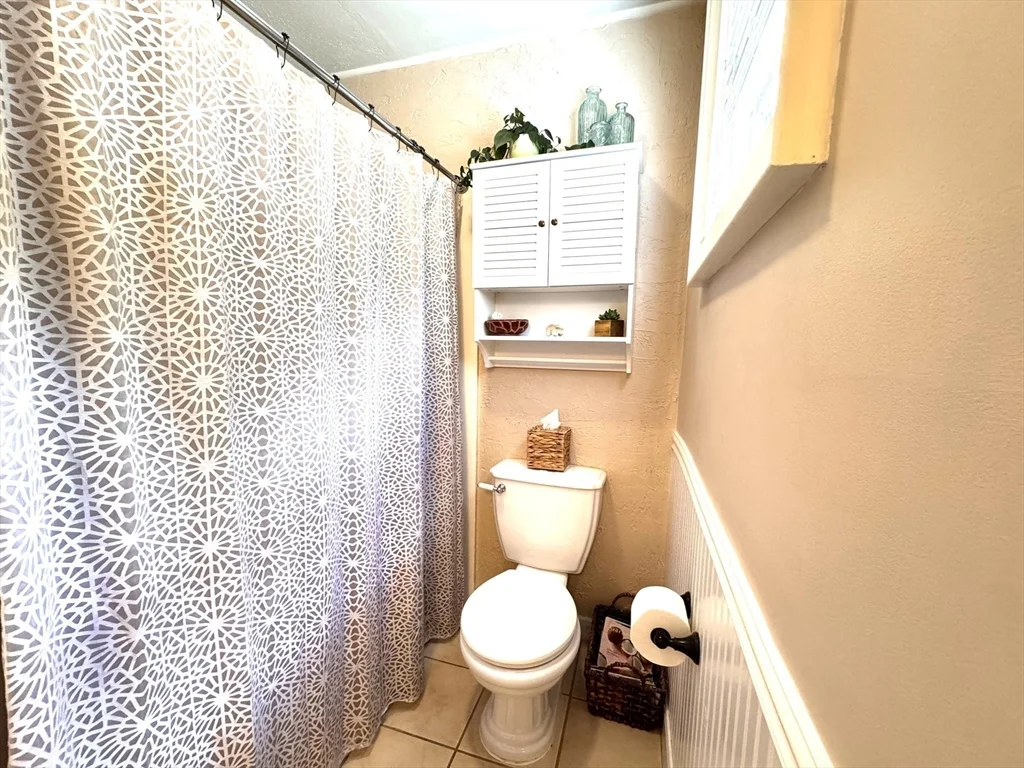 2 bed, 1 bath apartment for rent at 36 Wallis St Unit 2, Beverly — photo 19 of 24