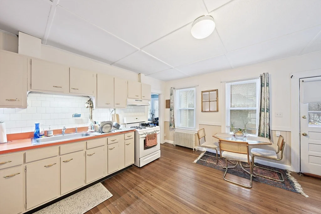 2 bed, 1 bath apartment for rent at 36 Walnut St Unit 1, Canton — photo 1 of 11