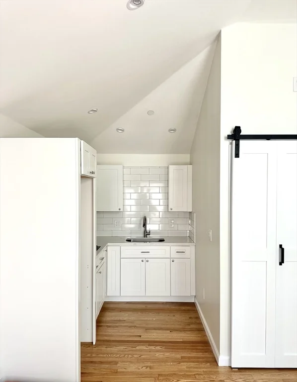 Studio bed, 1 bath apartment for rent at 36 Walnut St Unit R, Medford — photo 2 of 7