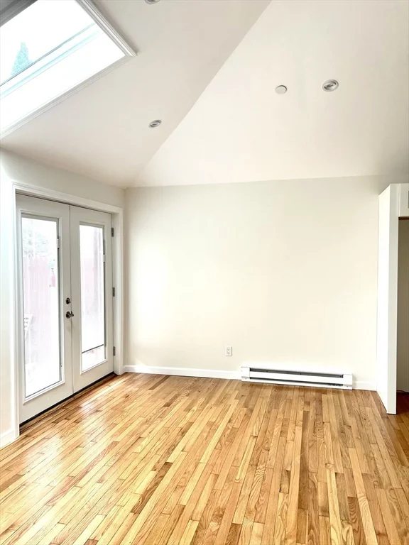 Studio bed, 1 bath apartment for rent at 36 Walnut St Unit R, Medford — photo 3 of 7