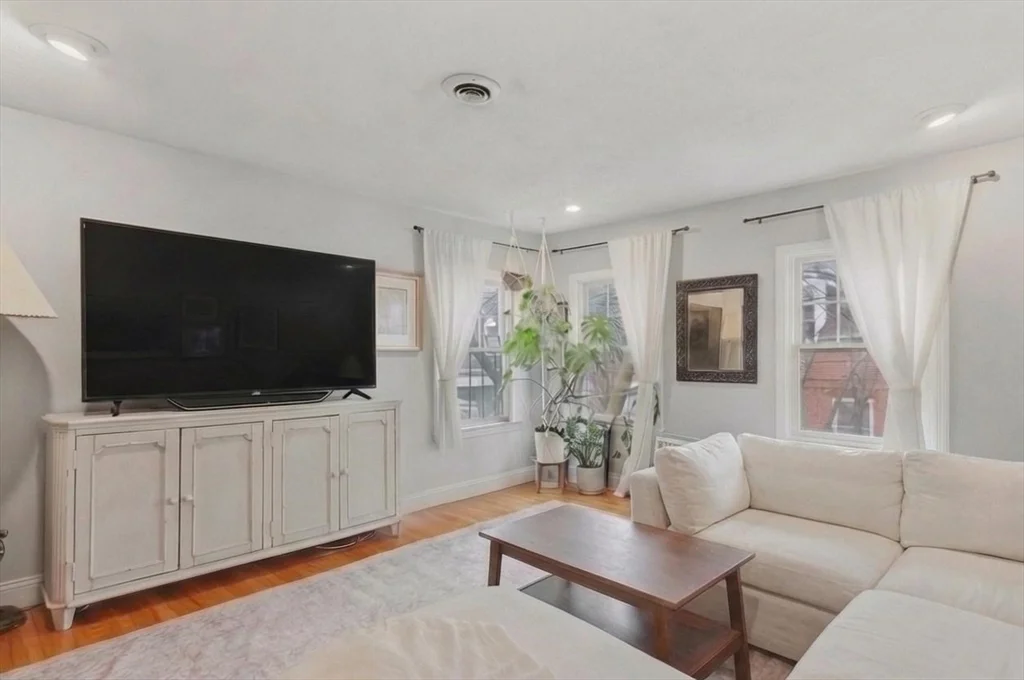 1 bed, 1 bath apartment for rent at 36 Washington St Unit 3A, Charlestown — photo 1 of 14