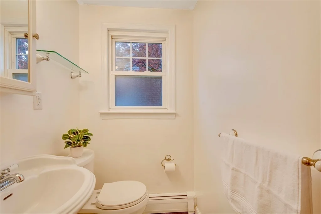 4 bed, 2 bath apartment for rent at 36 Wentworth St, Endicott — photo 6 of 22