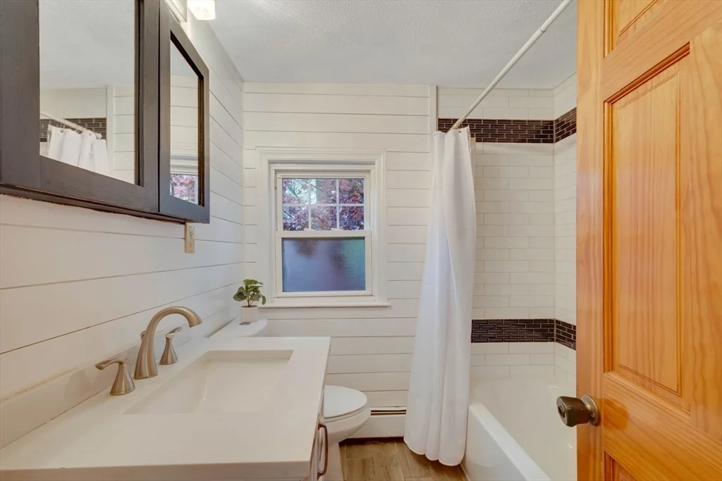 4 bed, 2 bath apartment for rent at 36 Wentworth St, Endicott — photo 8 of 22
