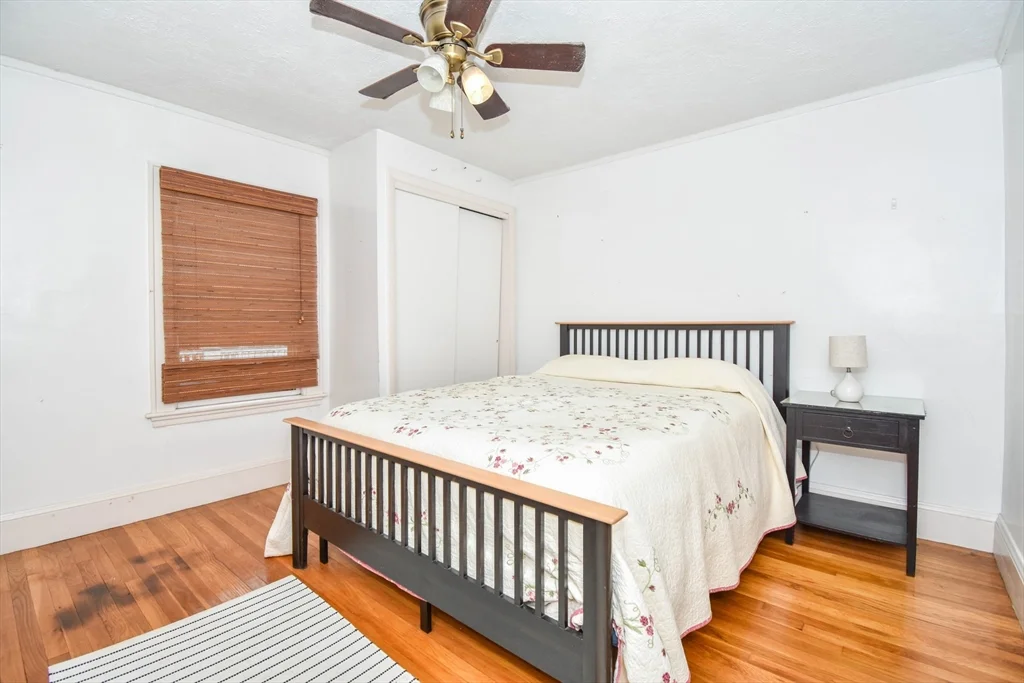 5 bed, 2 bath apartment for rent at 36 Whittier Rd, Lawrence Estates — photo 22 of 26