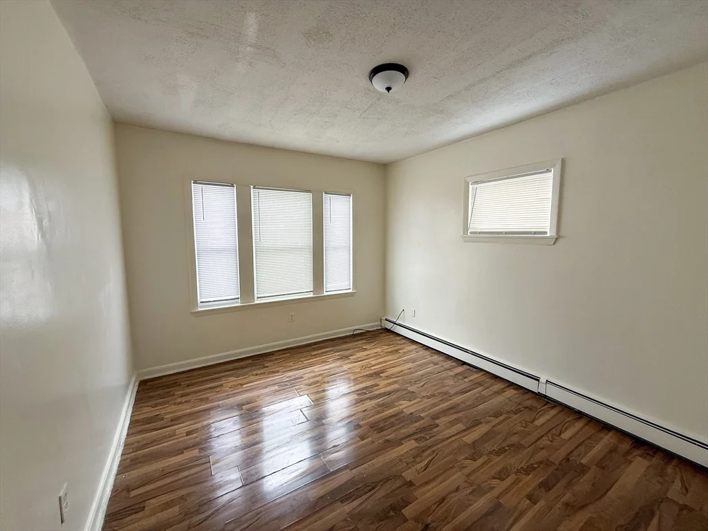 3 bed, 1 bath apartment for rent at 36 Wildwood Unit 1, Dorchester — photo 6 of 10