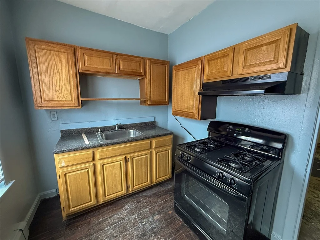 3 bed, 1 bath apartment for rent at 36 Wildwood Unit 1, Dorchester — photo 10 of 10