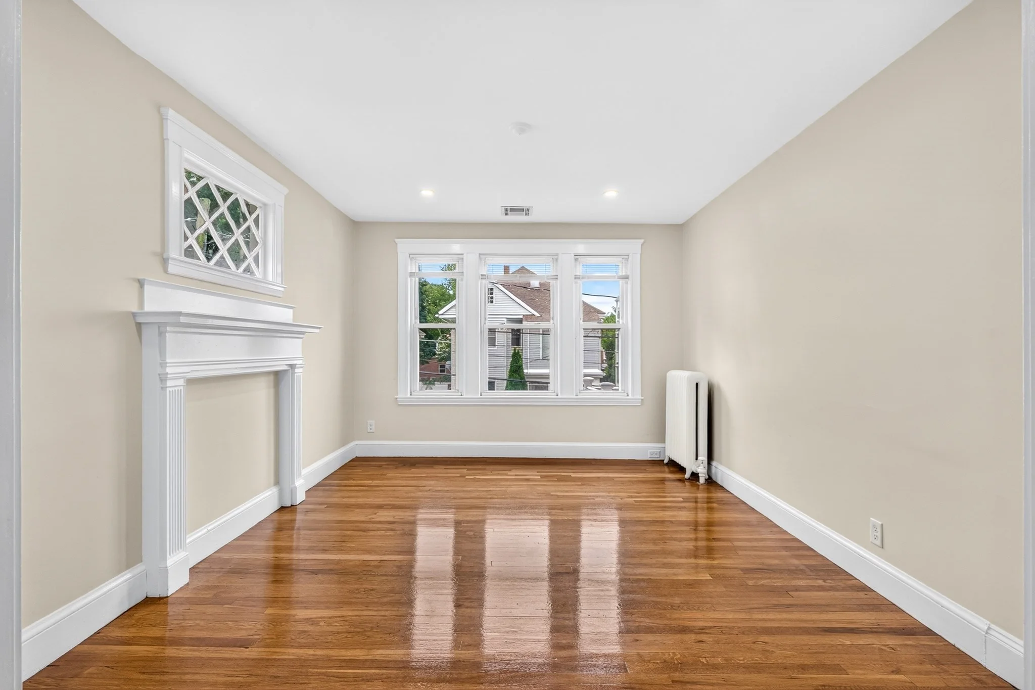 3 bed, 1 bath apartment for rent at 36 Wilson Ave Unit 2, Belmont — photo 3 of 30