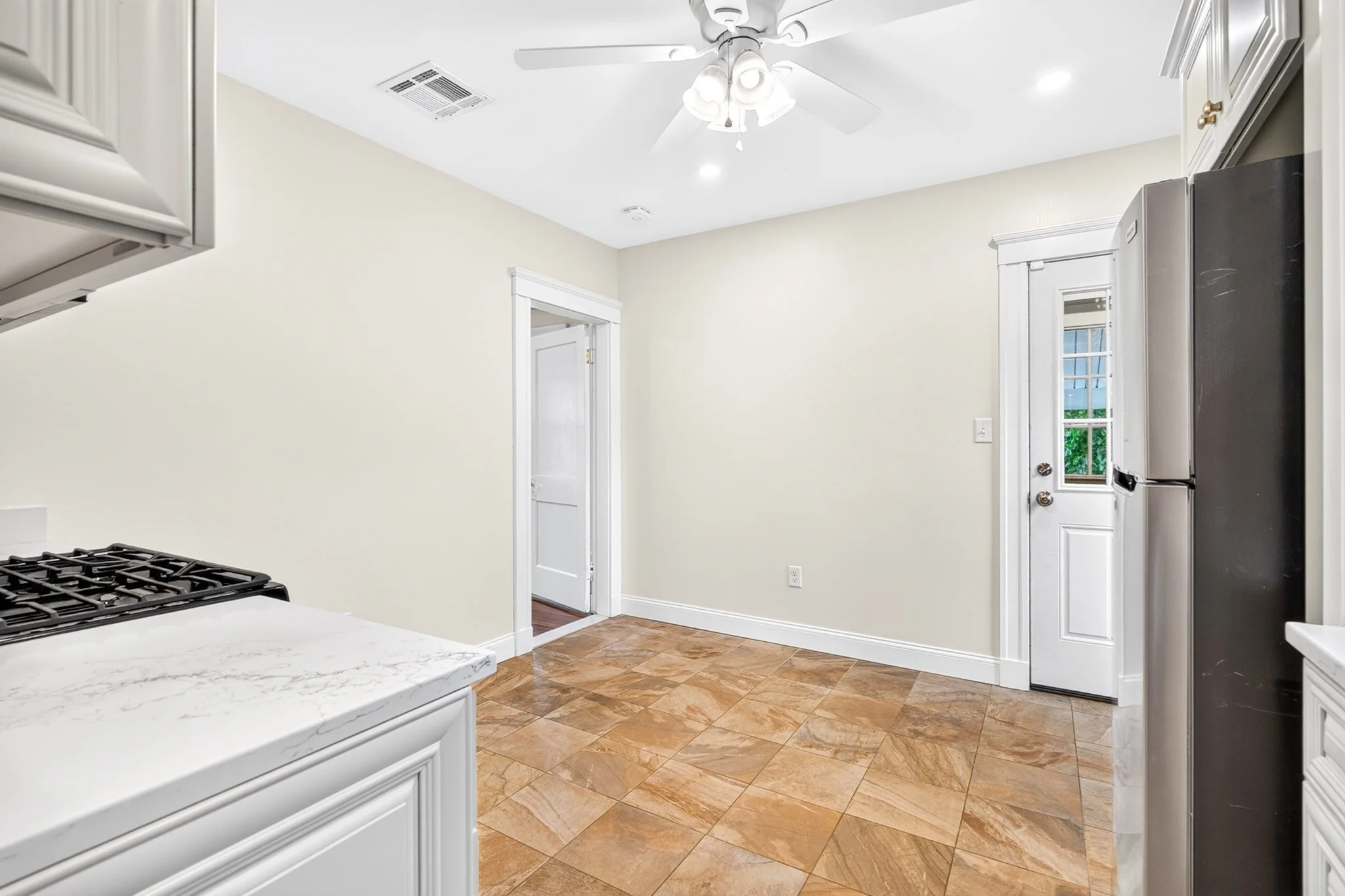 3 bed, 1 bath apartment for rent at 36 Wilson Ave Unit 2, Belmont — photo 15 of 30
