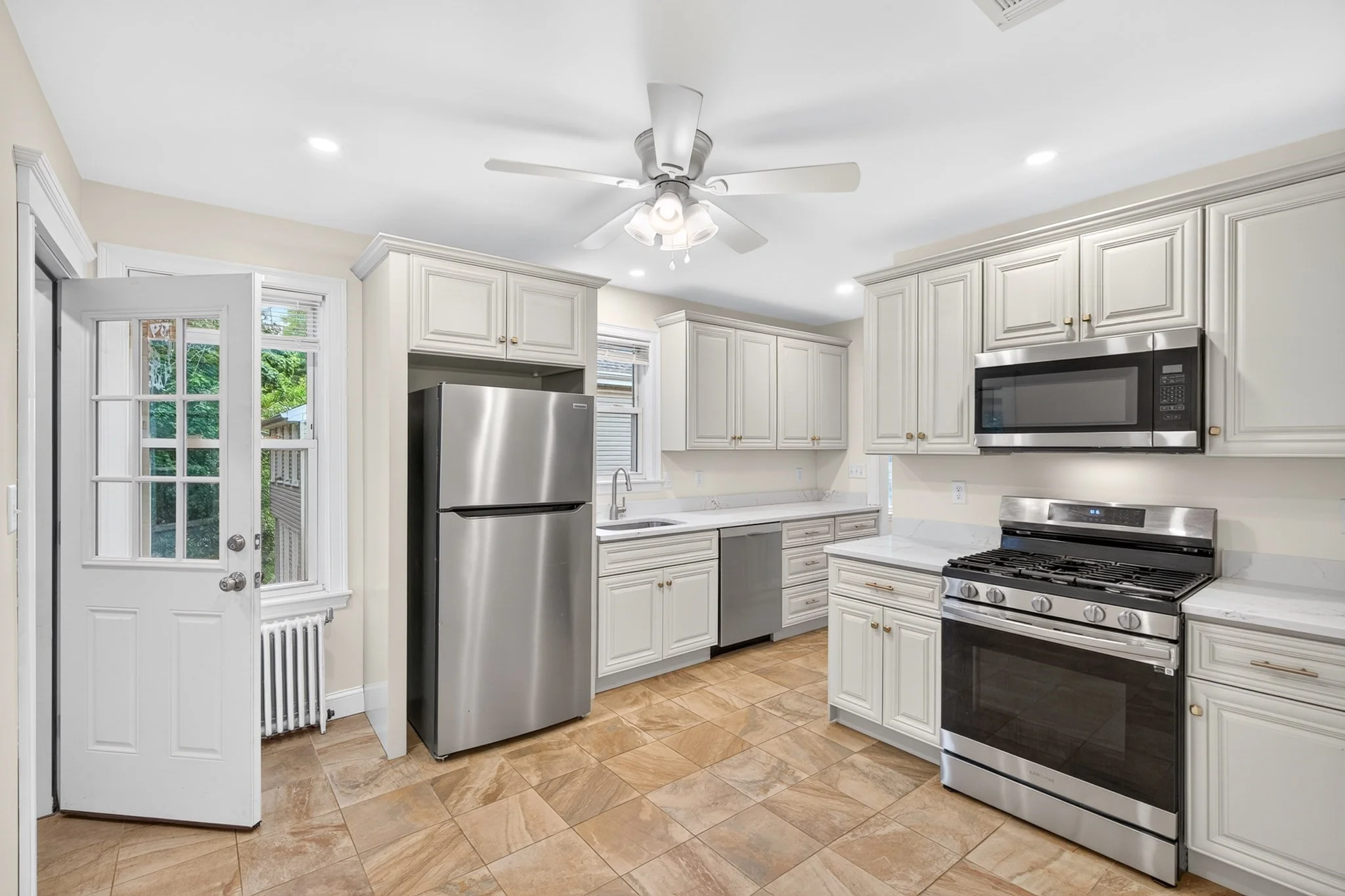 3 bed, 1 bath apartment for rent at 36 Wilson Ave Unit 2, Belmont — photo 10 of 30