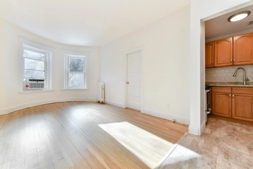 1 bed, 1 bath apartment for rent at 36 Winchester St Unit 2, Coolidge Corner — photo 2 of 14