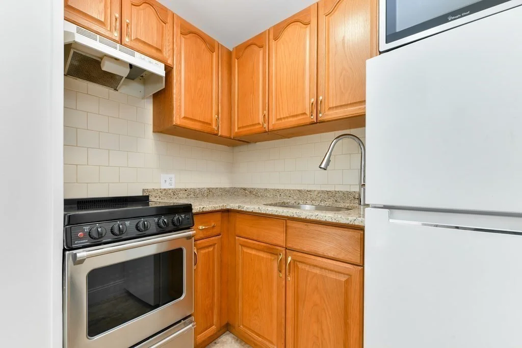 1 bed, 1 bath apartment for rent at 36 Winchester St Unit 2, Coolidge Corner — photo 4 of 14