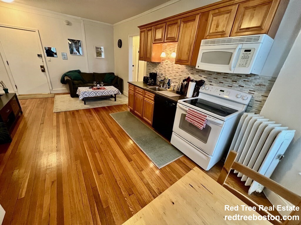 2 bed, 1 bath apartment for rent at 36 Winchester St Unit 7, Coolidge Corner — photo 3 of 12