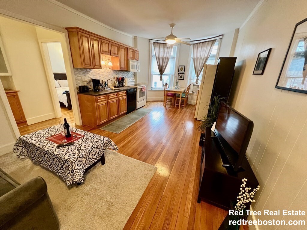 2 bed, 1 bath apartment for rent at 36 Winchester St Unit 7, Coolidge Corner — photo 2 of 12