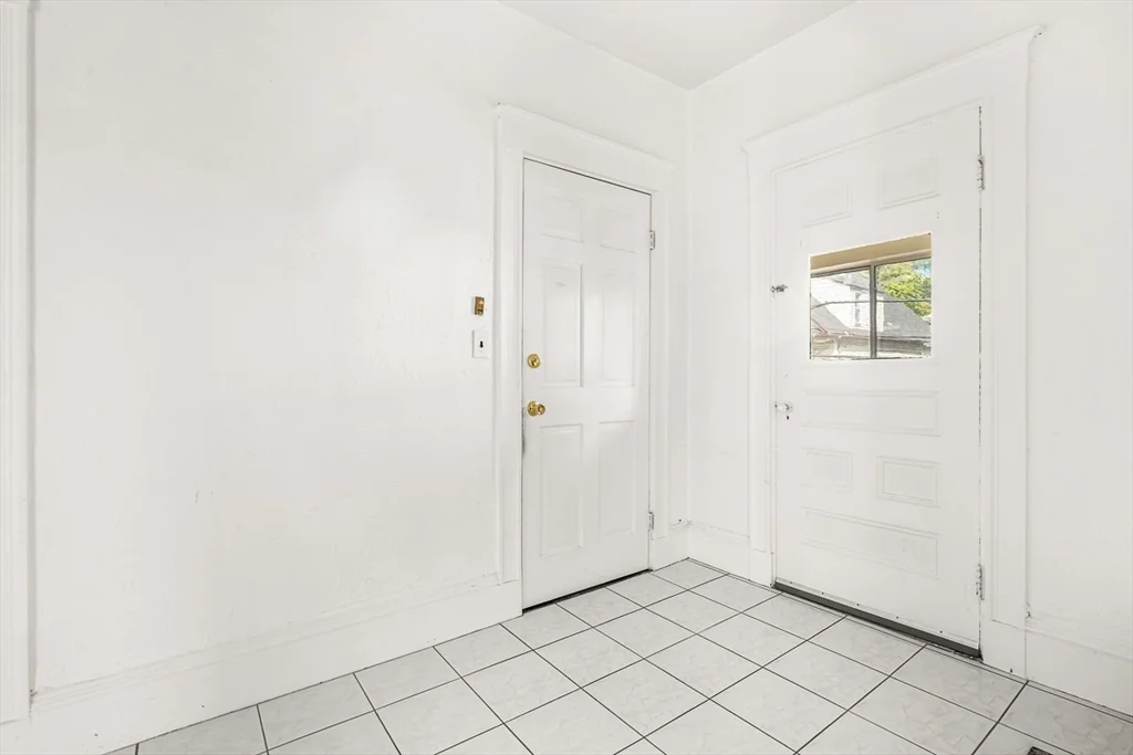 2 bed, 1 bath apartment for rent at 36 Windsor Rd Unit 2, Davis Square — photo 16 of 26