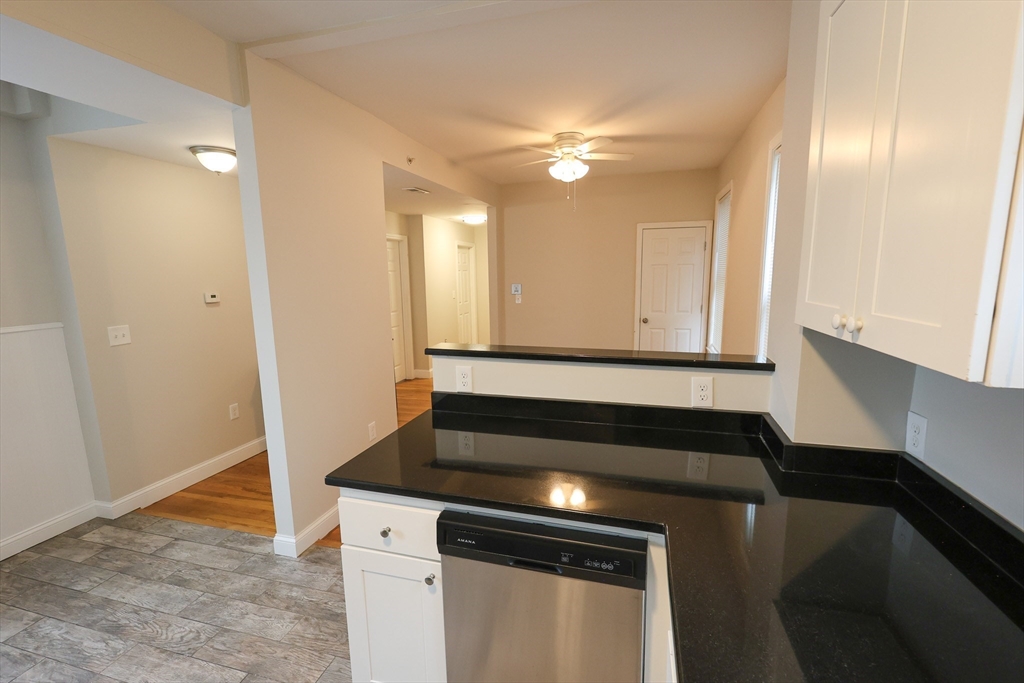 3 bed, 1 bath apartment for rent at 36 Winthrop St Unit 2, Everett — photo 2 of 13