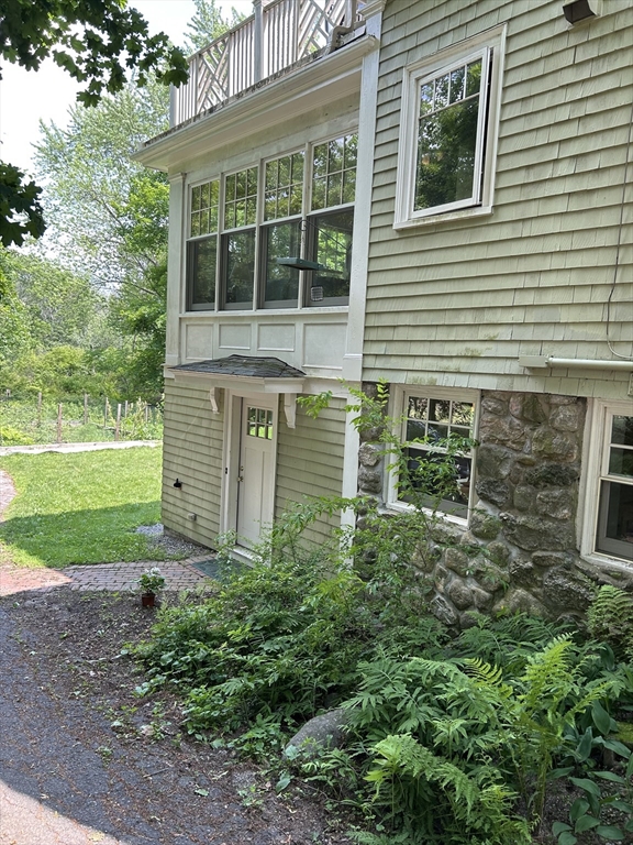 1 bed, 1 bath apartment for rent at 36 Wood St Unit 1, Concord — photo 2 of 11