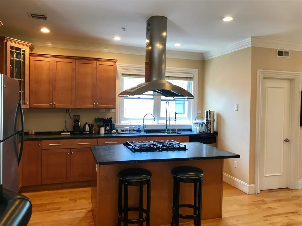 2 bed, 1 bath apartment for rent at 360-362 Dorchester St Unit 3, South Boston — photo 7 of 38