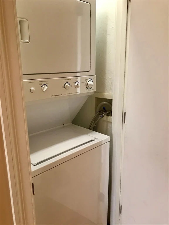 2 bed, 1 bath apartment for rent at 360-362 Dorchester St Unit 3, South Boston — photo 35 of 38