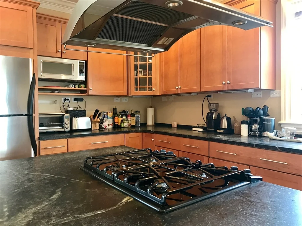 2 bed, 1 bath apartment for rent at 360-362 Dorchester St Unit 3, South Boston — photo 5 of 38