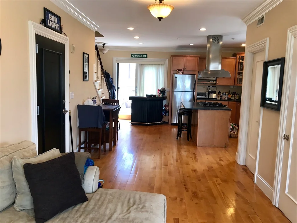 2 bed, 1 bath apartment for rent at 360-362 Dorchester St Unit 3, South Boston — photo 11 of 38
