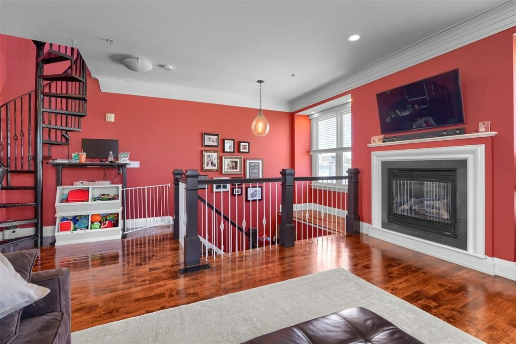 2 bed, 1 bath apartment for rent at 360-362 Dorchester St Unit 4, South Boston — photo 5 of 30