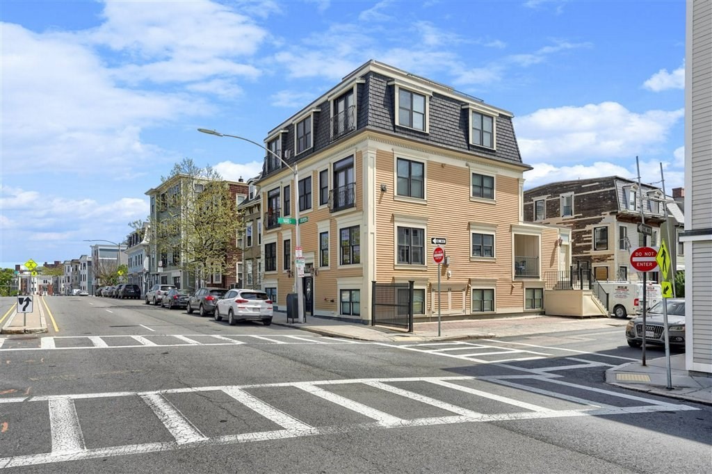 2 bed, 1 bath apartment for rent at 360-362 Dorchester St Unit 4, South Boston — photo 2 of 30