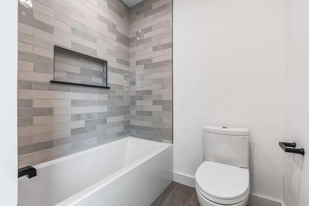 3 bed, 2 bath apartment for rent at 360 Athens St Unit 360, South Boston — photo 11 of 26