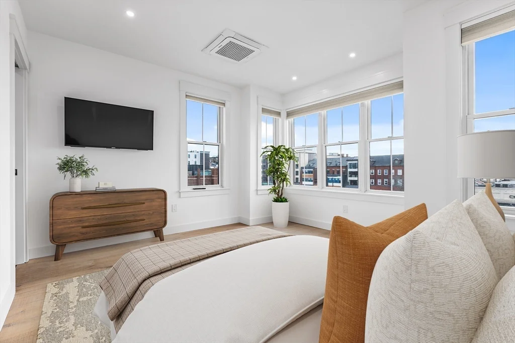 3 bed, 2 bath apartment for rent at 360 Athens St Unit 360, South Boston — photo 15 of 26