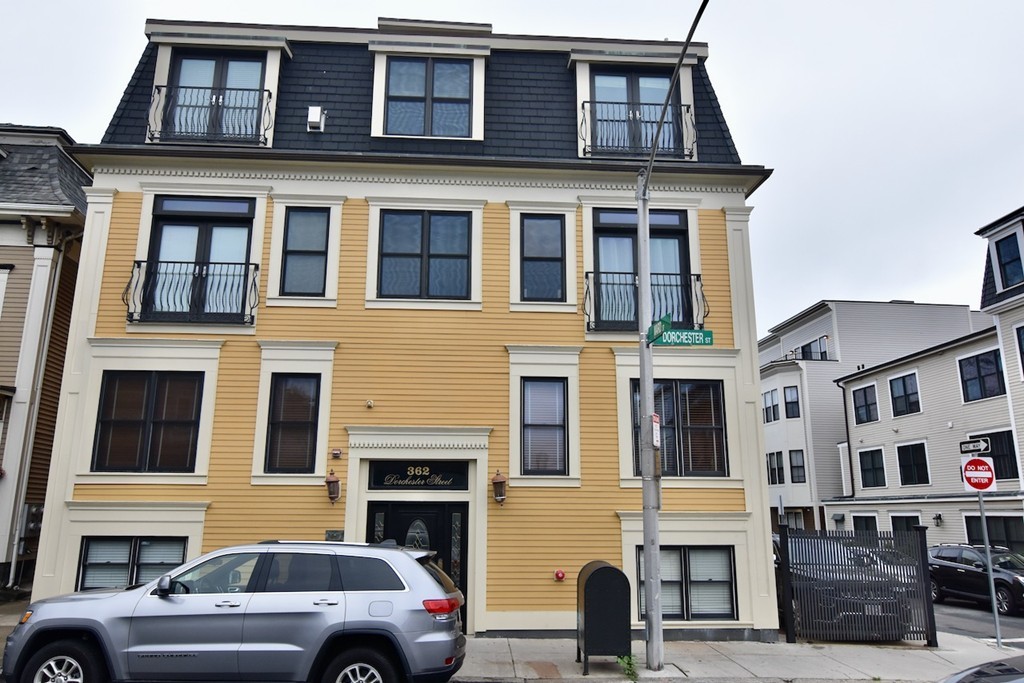 2 bed, 1 bath apartment for rent at 360 Dorchester St Unit 2, South Boston — photo 4 of 31