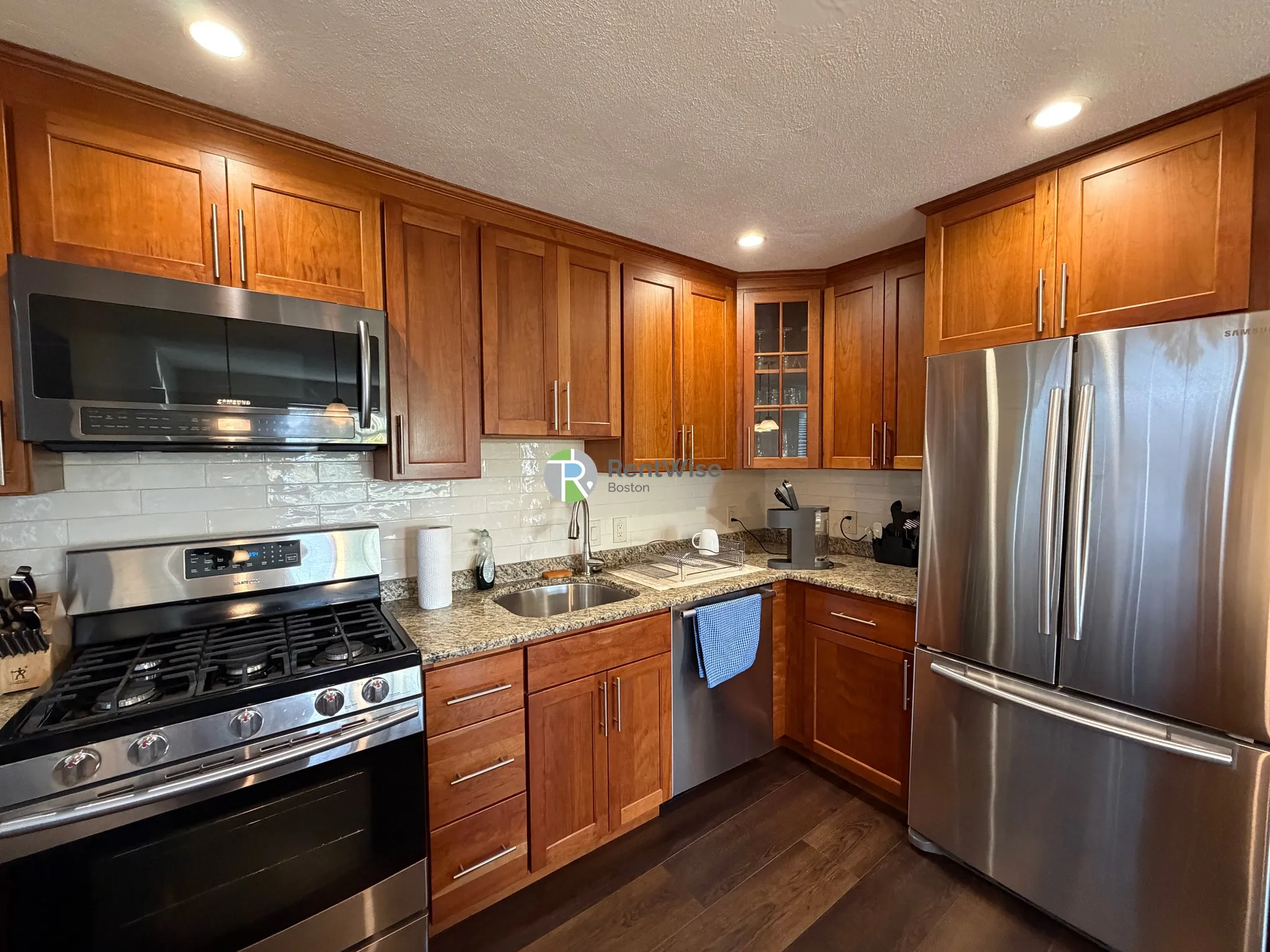 1 bed, 1 bath apartment for rent at 360 Market St Unit 10, Brighton — photo 3 of 18