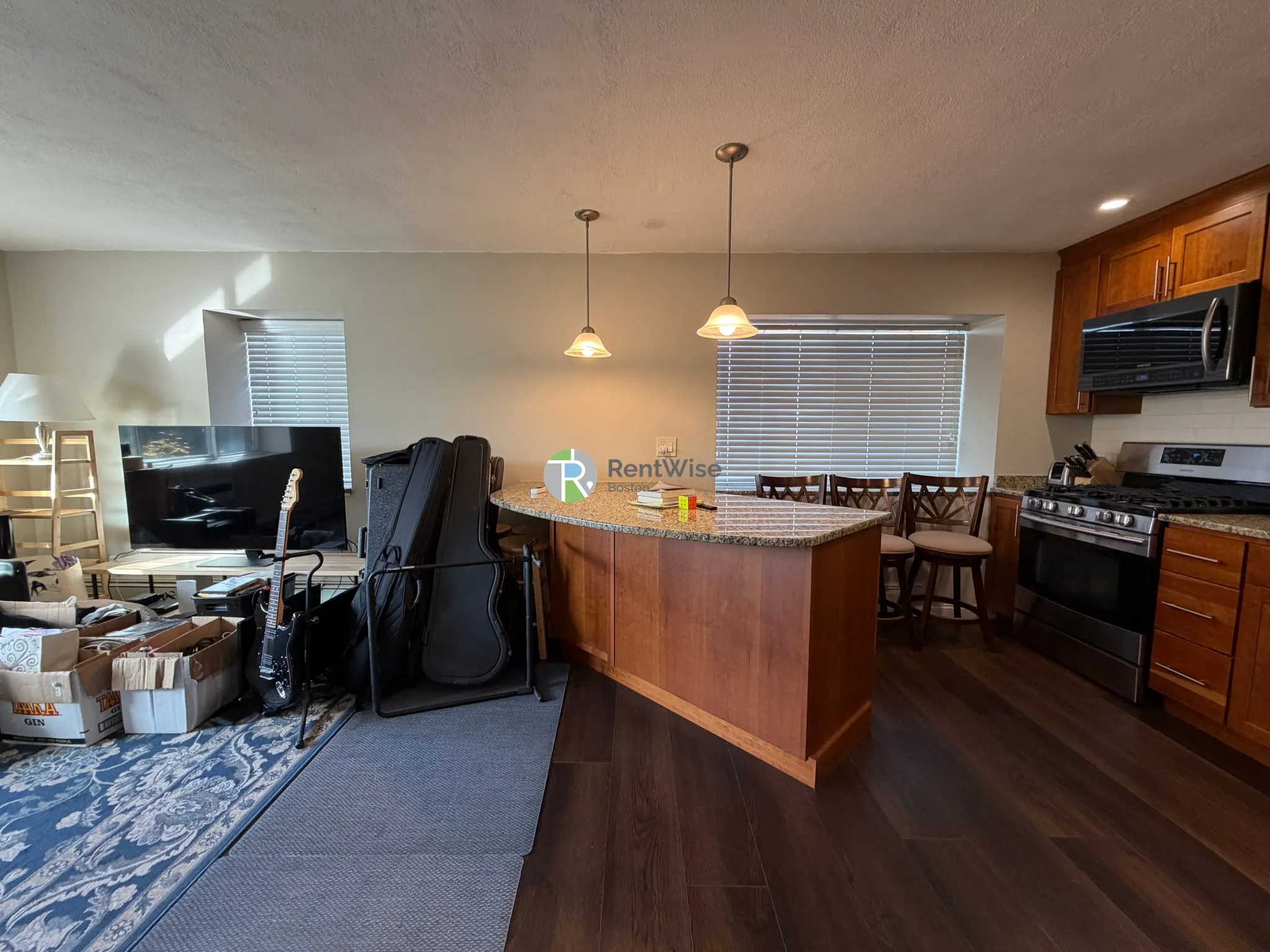 1 bed, 1 bath apartment for rent at 360 Market St Unit 10, Brighton — photo 2 of 18