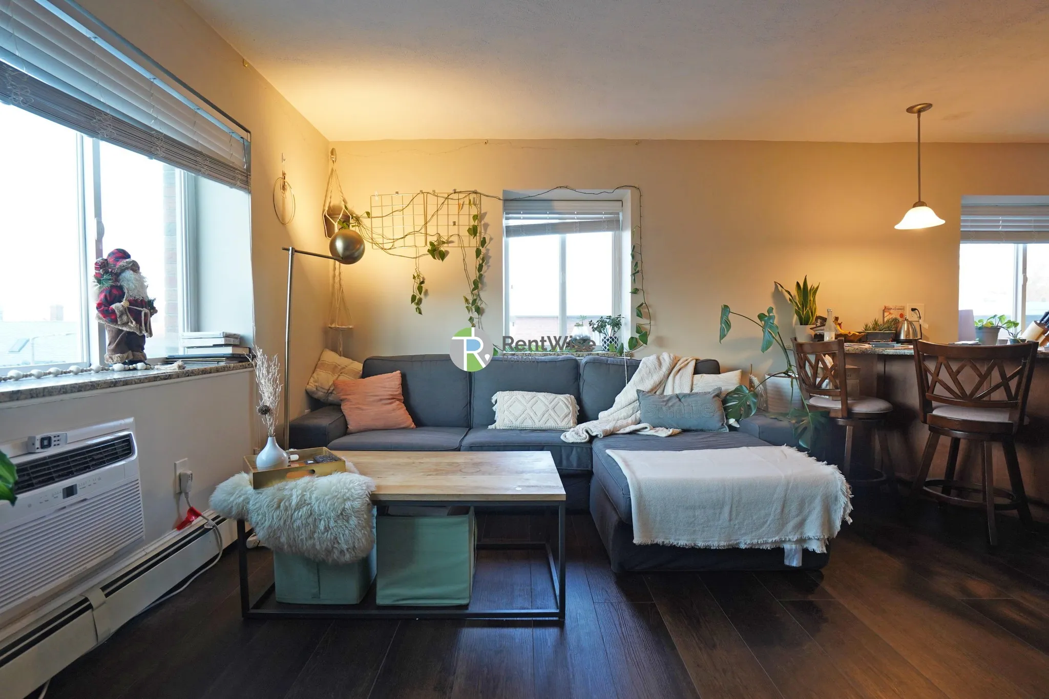 1 bed, 1 bath apartment for rent at 360 Market St Unit 5, Brighton — photo 2 of 17