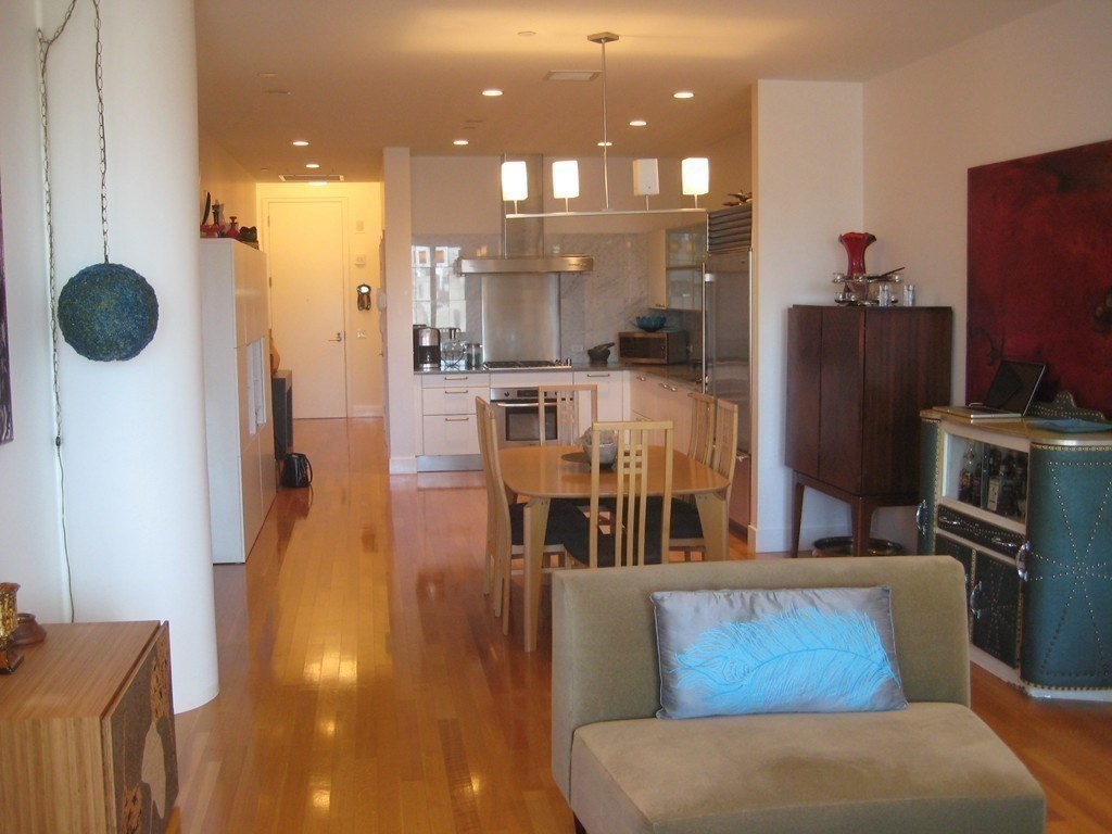 2 bed, 2 bath apartment for rent at 360 Newbury St Unit 609, Back Bay — photo 4 of 15