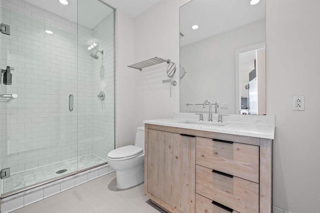 2 bed, 2 bath apartment for rent at 360 Newbury St Unit 705, Back Bay — photo 18 of 21